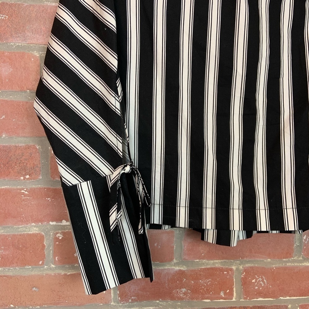 𝅺topshop asymmetrical Black and White top - Picture 4 of 7